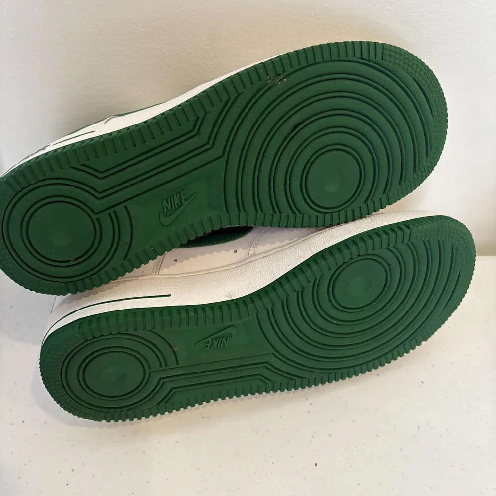 Nike Air Force 1 Shoes Boys 6Y‎ Low Retro 314192-133 Irish 2009